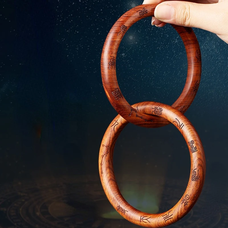 

Lightning Strike Jujube Qiankun Circle Wood Carving Hand Piece Pendant Necklace Yin-yang Circle Ward Off Evil Spirits Figurines