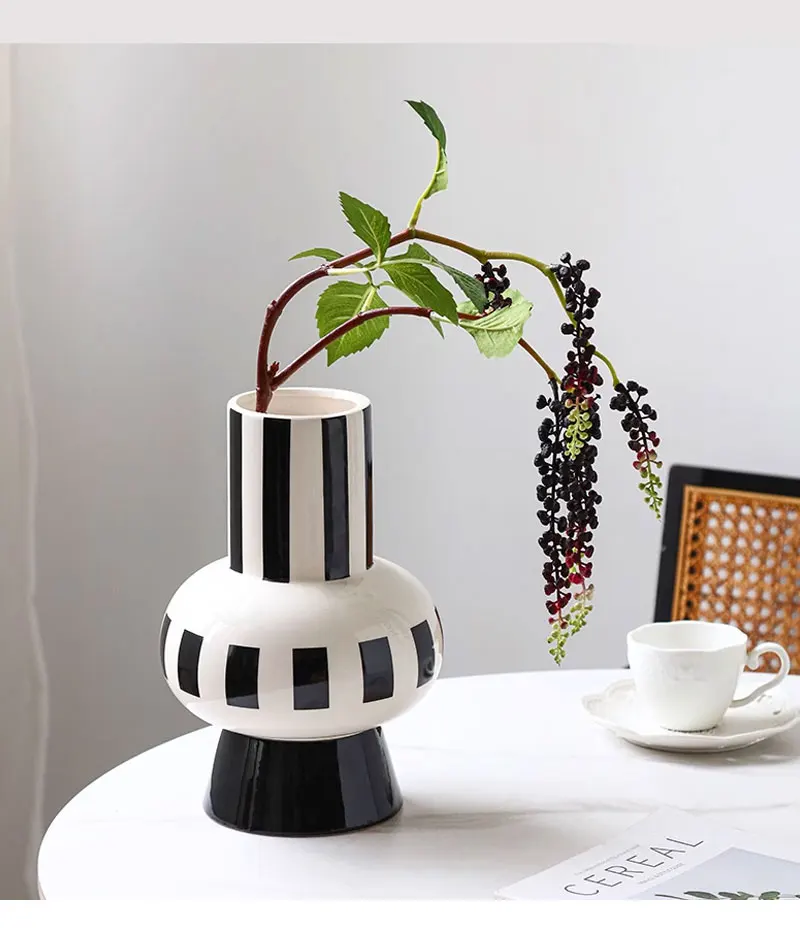 Nordic Ins Black and White Ceramic Vase Ornaments Living Room Bedroom Flower Arrangement Art Vases Home Decoration Accessories