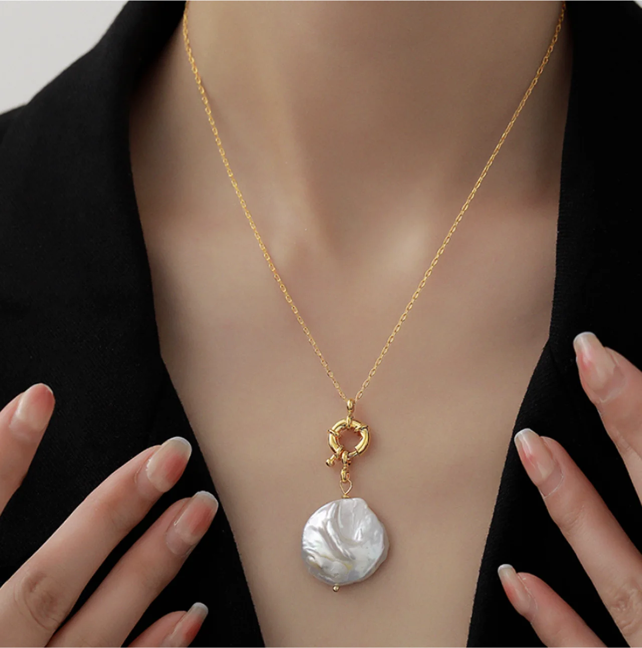 

Simple and exaggerated real pearl pendant copper plated K gold necklace for women fashion jewelry