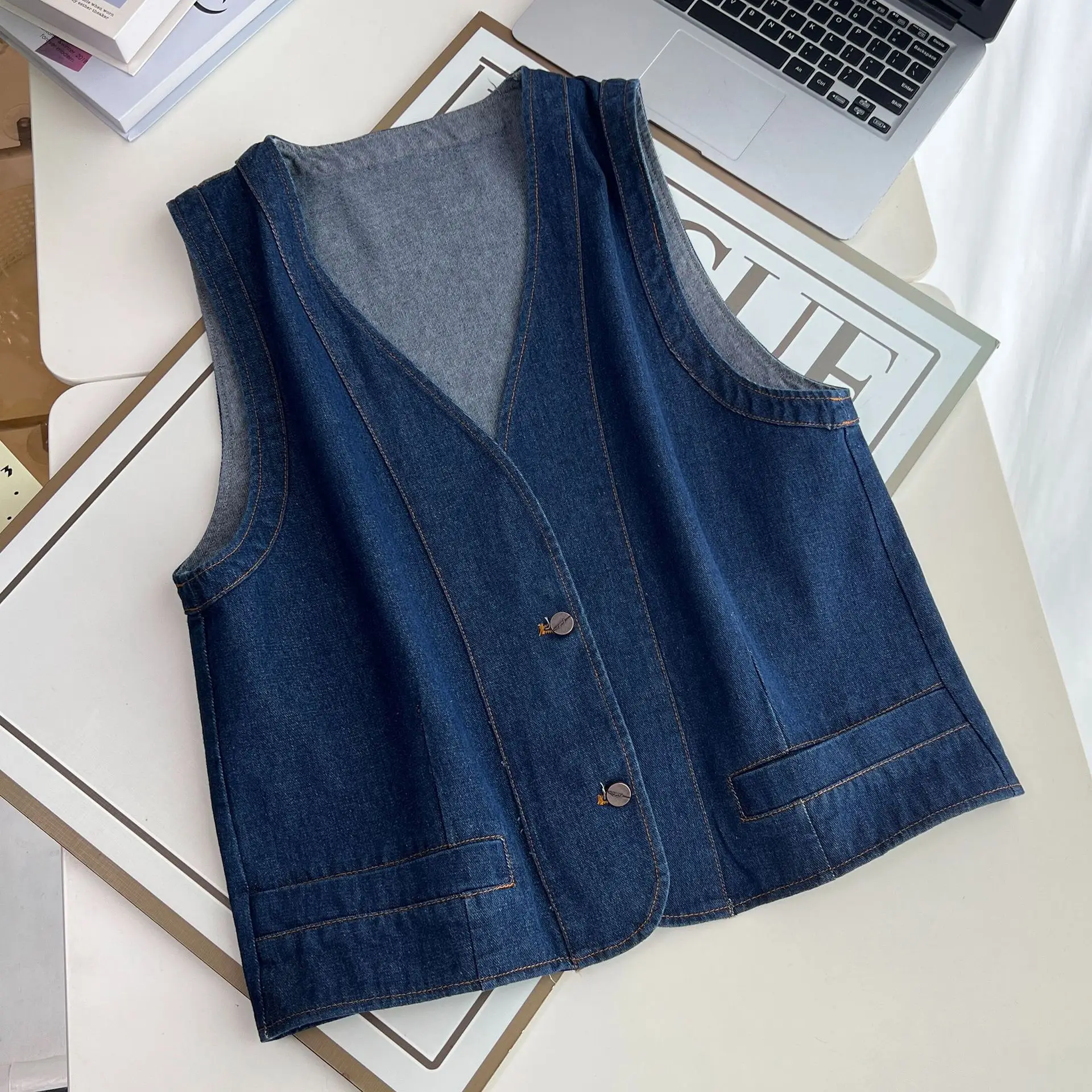 Fashion Plus Size Women's Denim Vest New Autumn Elegant Casual V-Neck Sleeveless Waistcoat 2526
