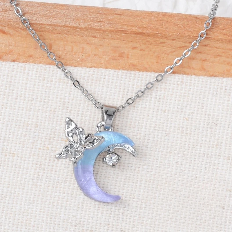 Cute Blue Jellyfish Ocean Pendant Necklace Suitable for Women's Unique Aesthetic Charm, Retro Jewelry Accessory Creativity