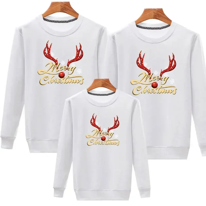 thumbnail image 1 of Conjuntos familiares a juego para Navidad 2024 Sudadera informal con cuello redondo Sudadera con capucha con estampado de ciervos de dibujos animados Ropa para mamá y yo Look familiar navideño, 1 of 5