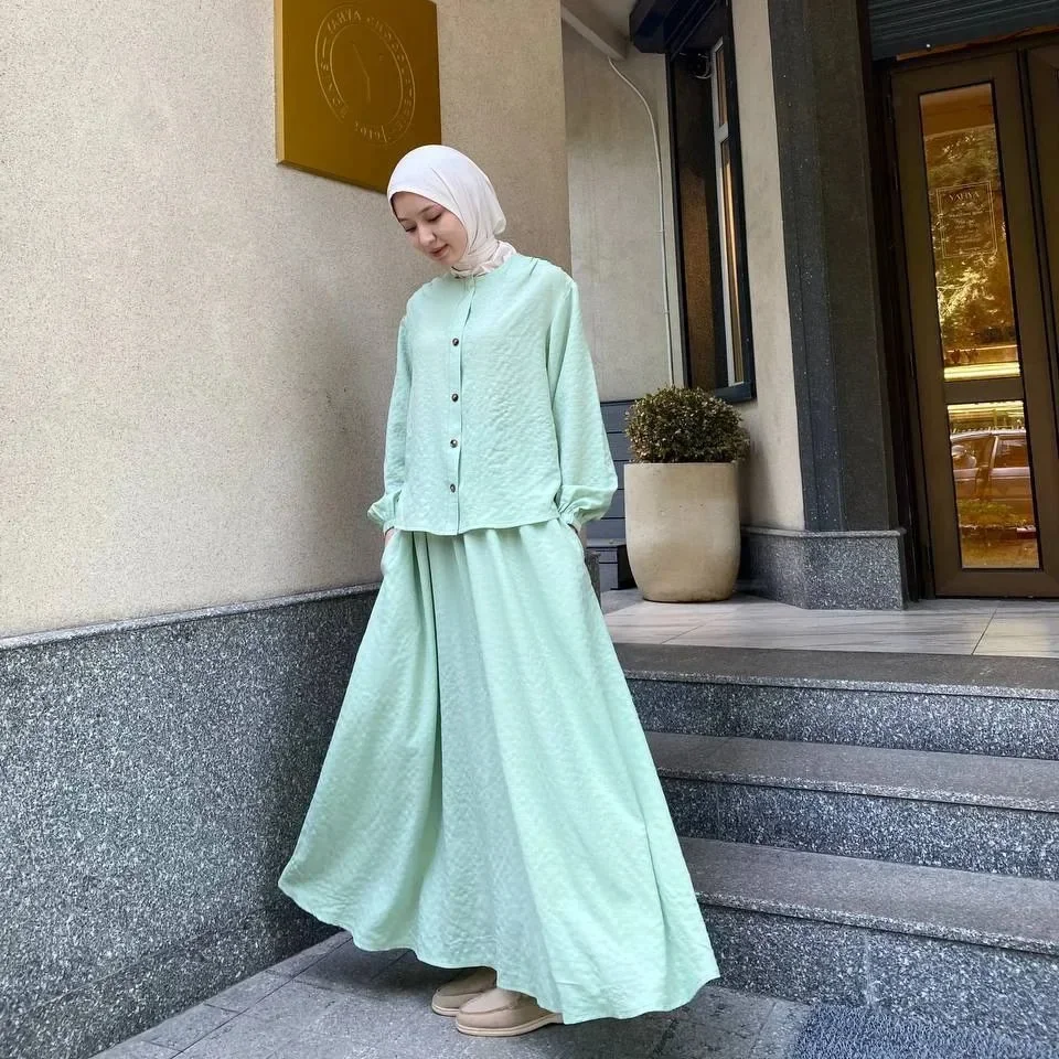 

Женский Яркий модный костюм Среднего Востока, рубашка с длинным рукавом и широкой юбкой средней длины, одежда для мусульманских женщин