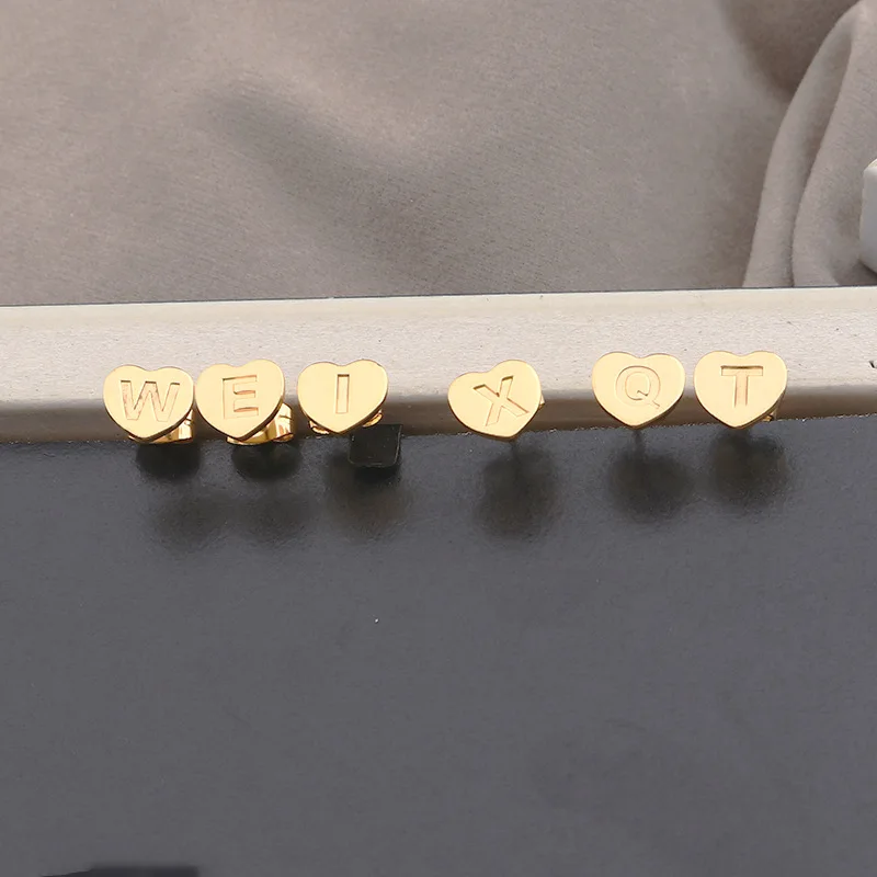 

2022 New 26 English Letter Earrings Stainless Steel Gold Titanium Steel Earrings Heart-shaped Couple Earrings for Friends