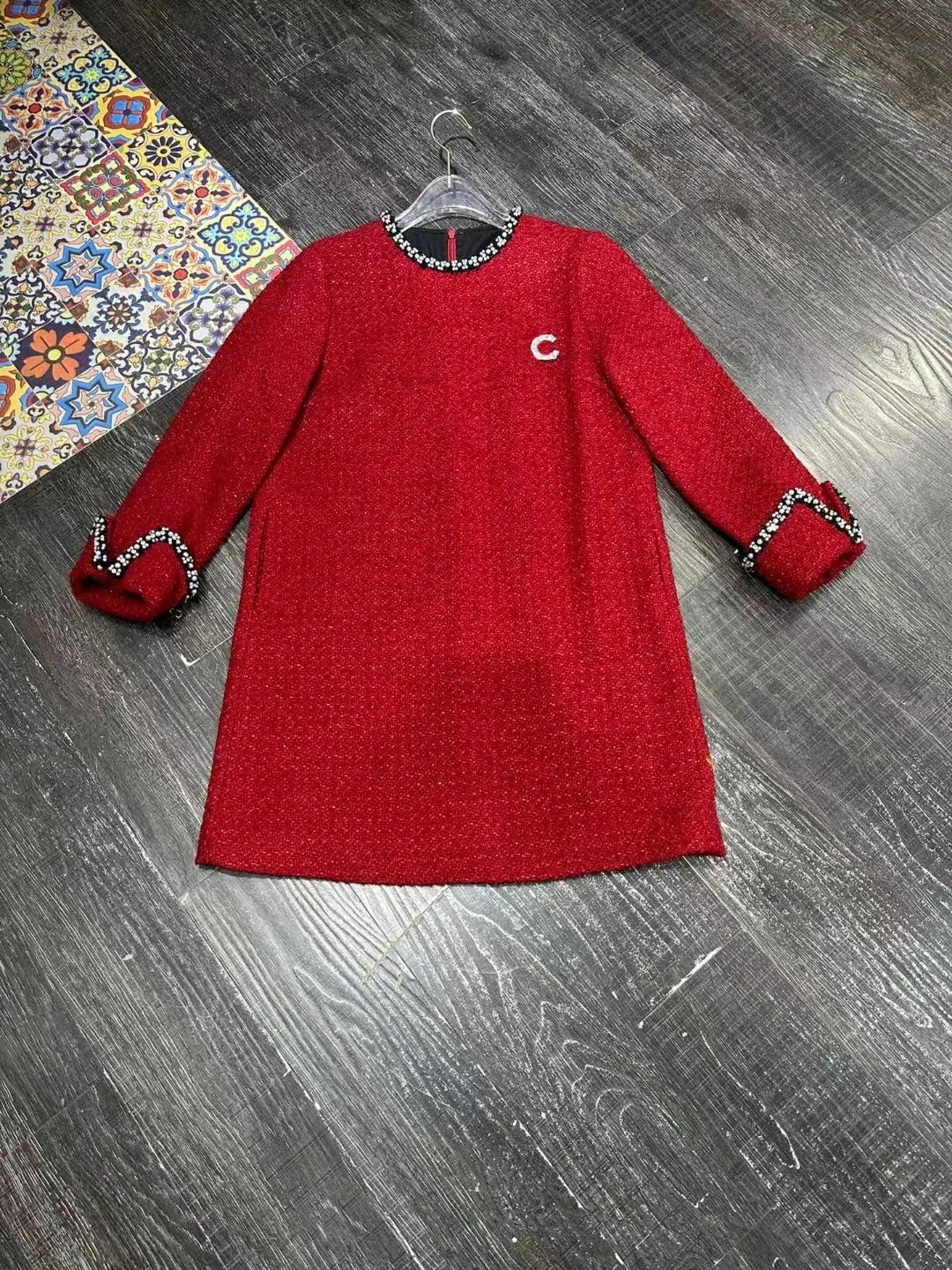 

2024 Новая мода, высокое качество, универсальное платье с бусинами для тяжелой промышленности