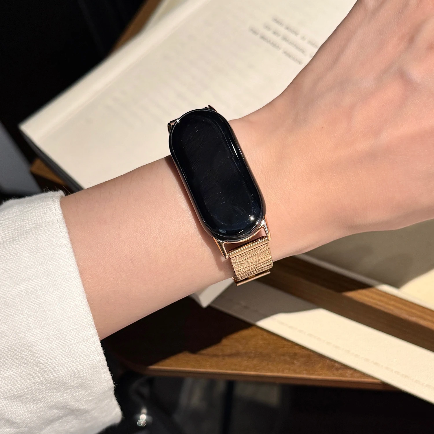 Dünnes, gewelltes Edelstahlarmband für Xiaomi Band 8/9 Pro Damenarmband für Redmi Watch 4 5, für Huawei 8/9/10, leichtes Luxusarmband – Detail 13