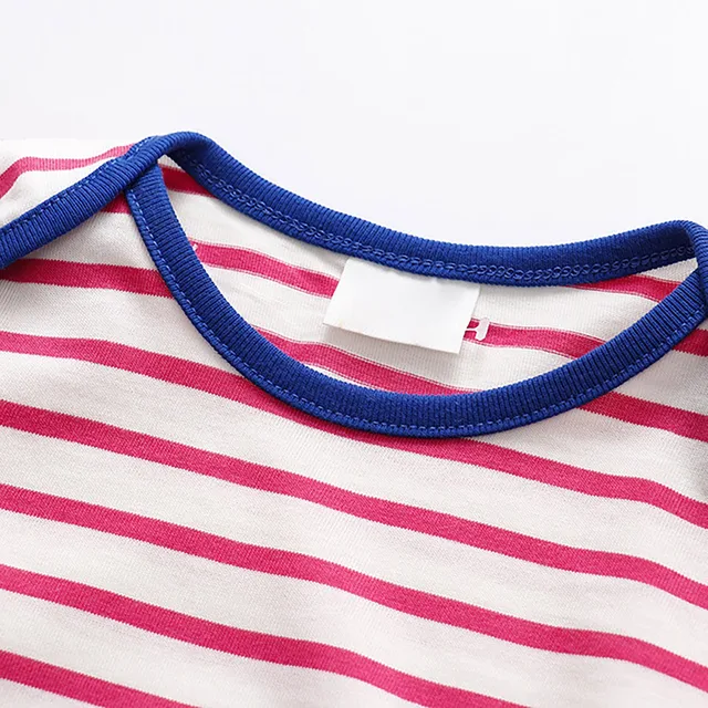 부드러운 소재로 만들어진 공룡 유아 드레스