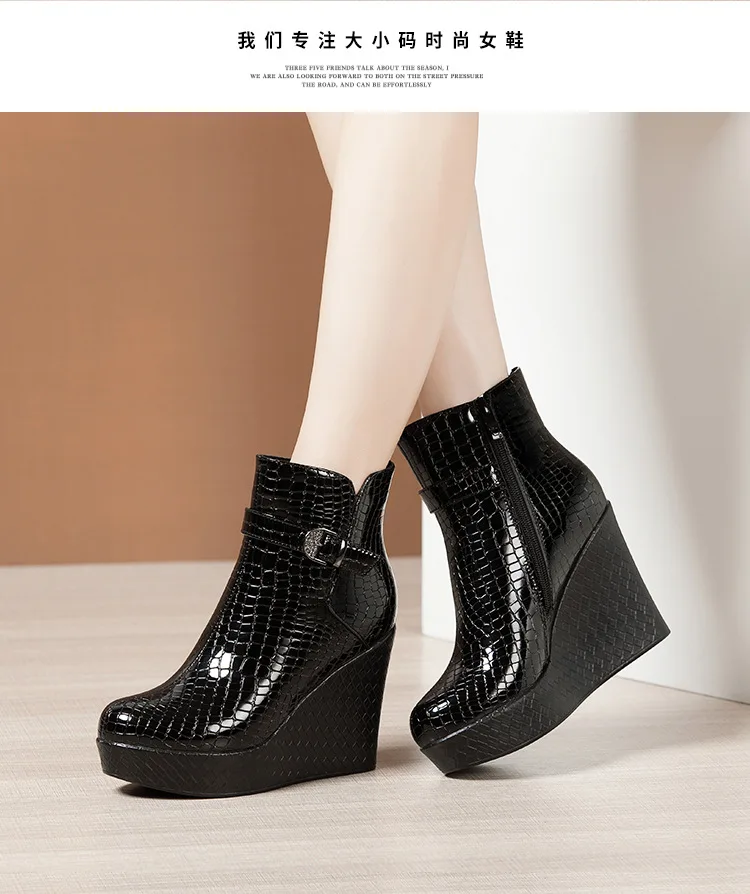 High quality short ankle boots for women Patent leather 10cm wedge high heel platform 2023 autumn / winter elegant shoe - black