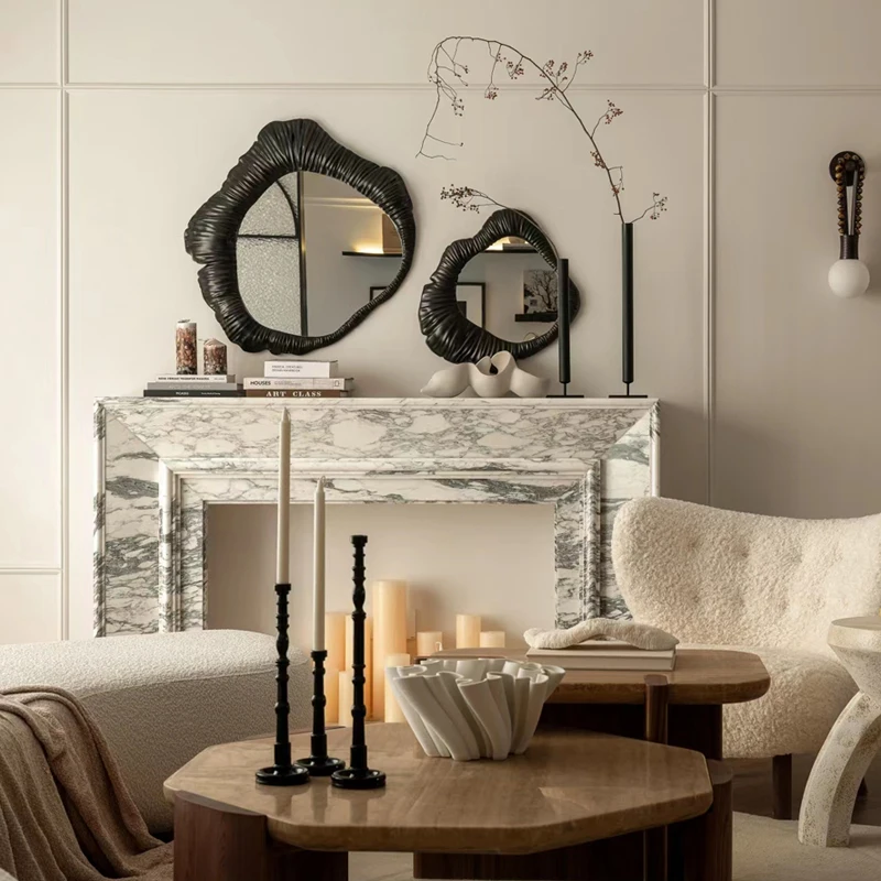 เตาผิงหินอ่อนธรรมชาติอเมริกันห้องนั่งเล่นที่เรียบง่ายพื้นหลังตกแต่งตู้บุลการีเตาผิงหินสีขาวแกะสลักหิน 1