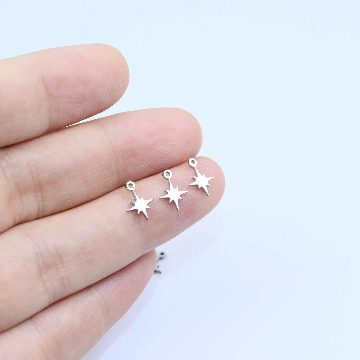 10pcs 6mm 도매 스테인레스 스틸 미니 스타 매력 펜던트 DIY 목걸이 귀걸이 팔찌 Unfading 무색