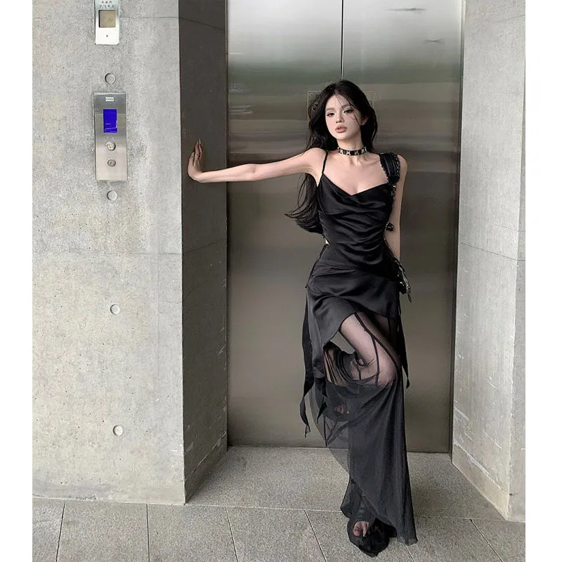 Рисунок 2 - Черные прозрачные сетчатые расклешенные брюки HOUZHOU