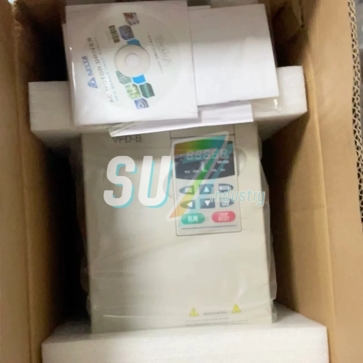 주파수 변환기 VFD040CP43A-21 VFD055B23A 새 제품 박스 있음