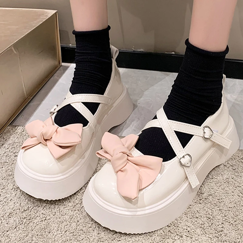 

Lovely Pearl Strap Lolita Shoes for Women Sweet Bowtie Platform Mary Janes Woman Patent Leather Non-Slip Cute Flats Fashion New