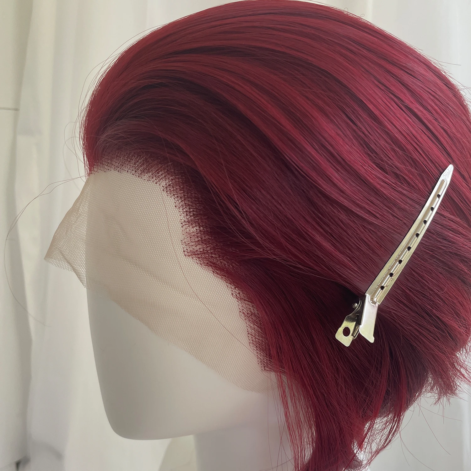 Kurze spitze dunklere rote synthetische Perücken für Männer, 13 x 4 Lace-Front-Perücken, kurze Bob-Schnitt-Cosplay-Perücken für Frauen, 150 % Dichte, ohne Kleber – Detail 4