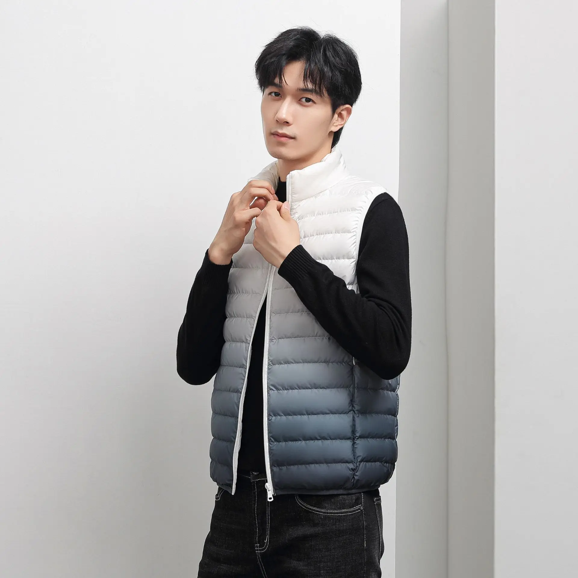 Man Warm Vest Gradient Color Ultra Light Sleeveless Coat 90% Duck Down Jacket Casual Waistcoat Sporty Wear