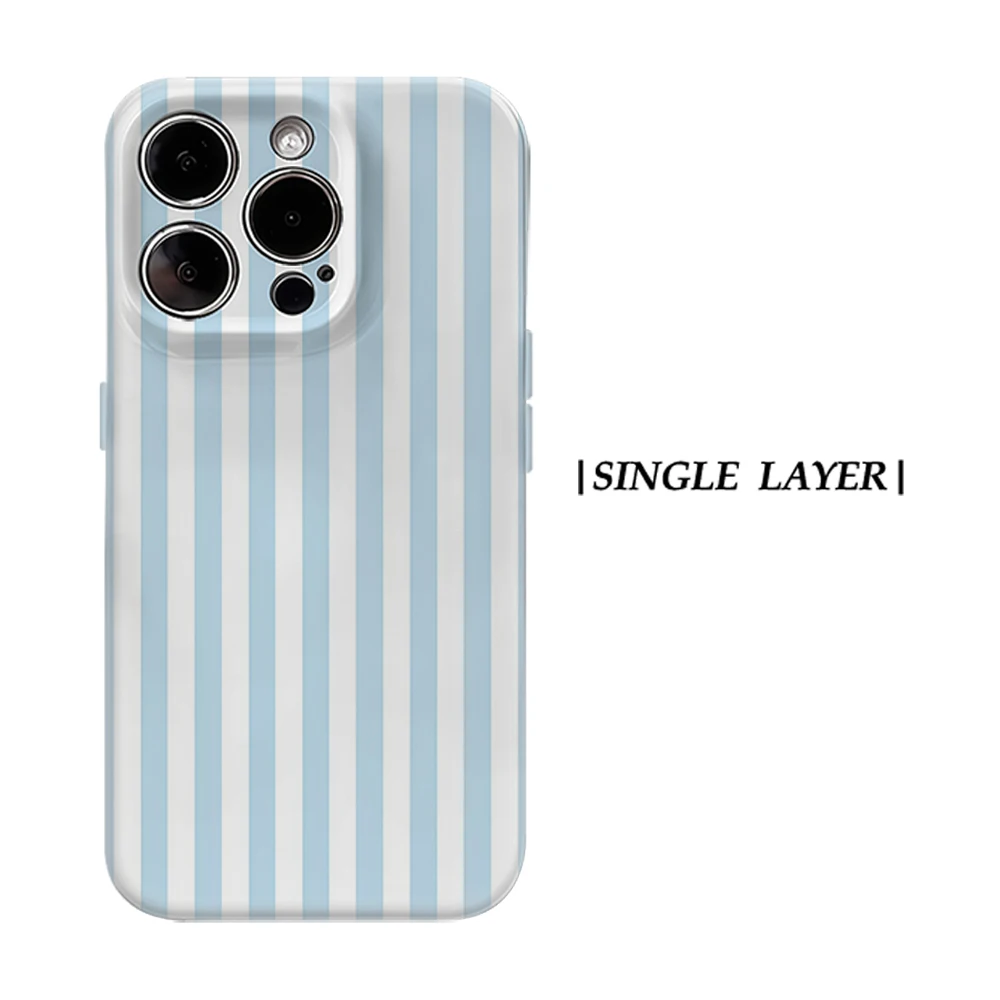 כיסוי CaseChic מט עם פגוש ל-Magsafe עבור אייפון 17 16 15 פלוס פרו מקס, עמיד בפני זעזועים, בצבע תכלת ולבן עם פסים אנכיים