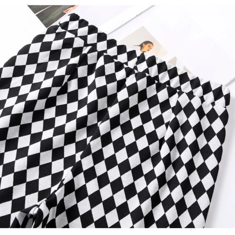 Рисунок 6 - Женские свободные шахматные Брюки-клеш