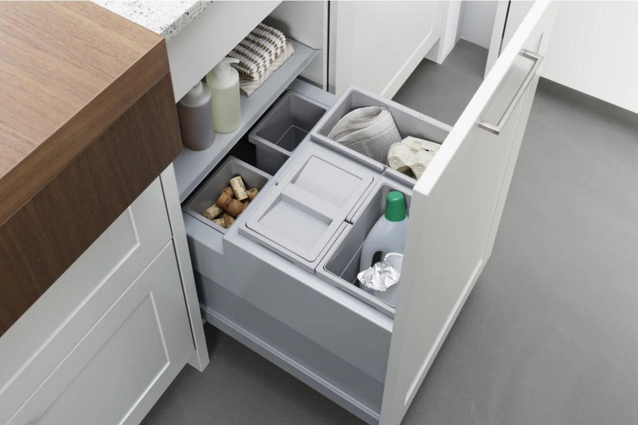 Modern Style Simple Warm Light Color Solid Wood Customizable Kitchen Cabinet
