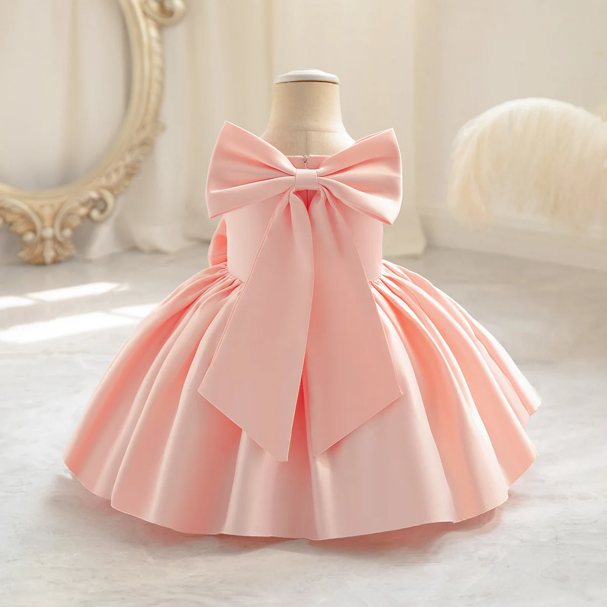 

Adorable Flower Girl Dresses with Bow for Weddings and Special Occasions