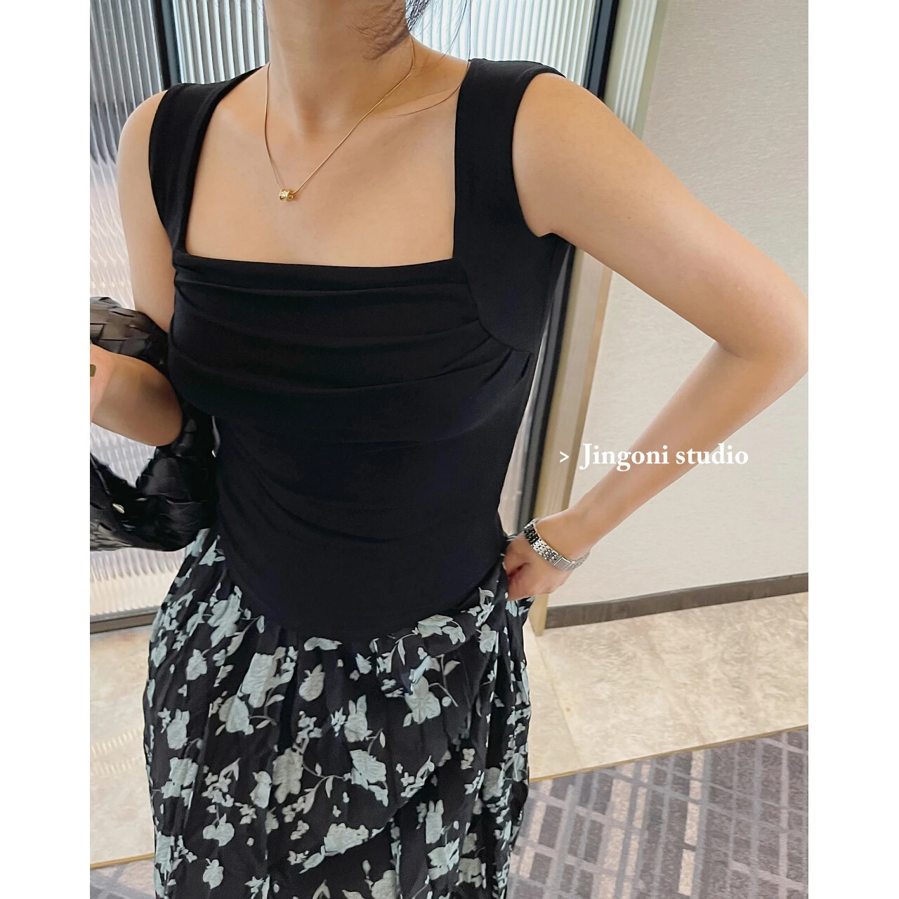 

2023 Woman Y2k Clothing Tank Tops T-shirt Fashion Slim Crop Summer Corset Sleeveless Cami Black Sexy Vintage Korea Stylish
