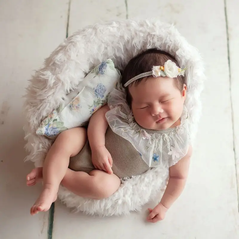 

4Pcs Newborn Photography Props Suit Lace Romper Hat Pillow Headband Set Knit Outfits Clothing Infants Photo Gifts