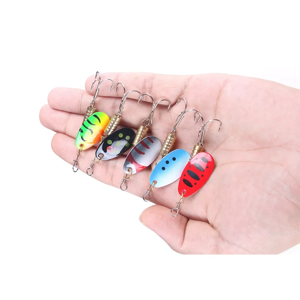 

1pcs 2.5g 3.5g 5.5g Spin Spoon Fishing Lures Metal Rotating Sequins Wobblers Treble Hooks Artificial Bait Carp Bass Pesca Tackle