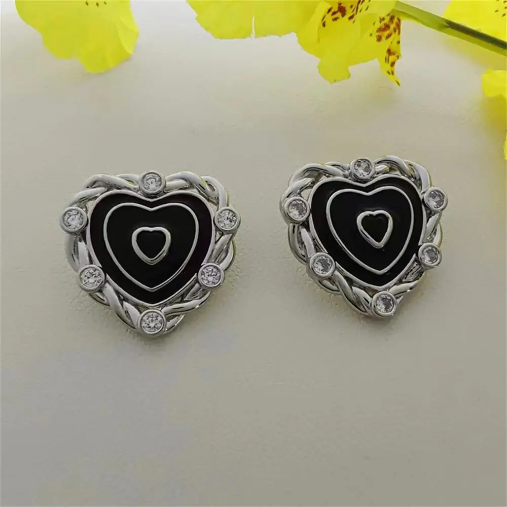 Twisted Winding Heart Stud Earrings for Women Silver Color Sparkle CZ Zircon Big Ear Studs Temperament Ear Jewelry Pendientes