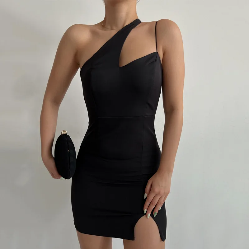 

Europe and Fast Selling new women's fashion diagonal shoulder strap splicing solid color halter small slit dress women 17