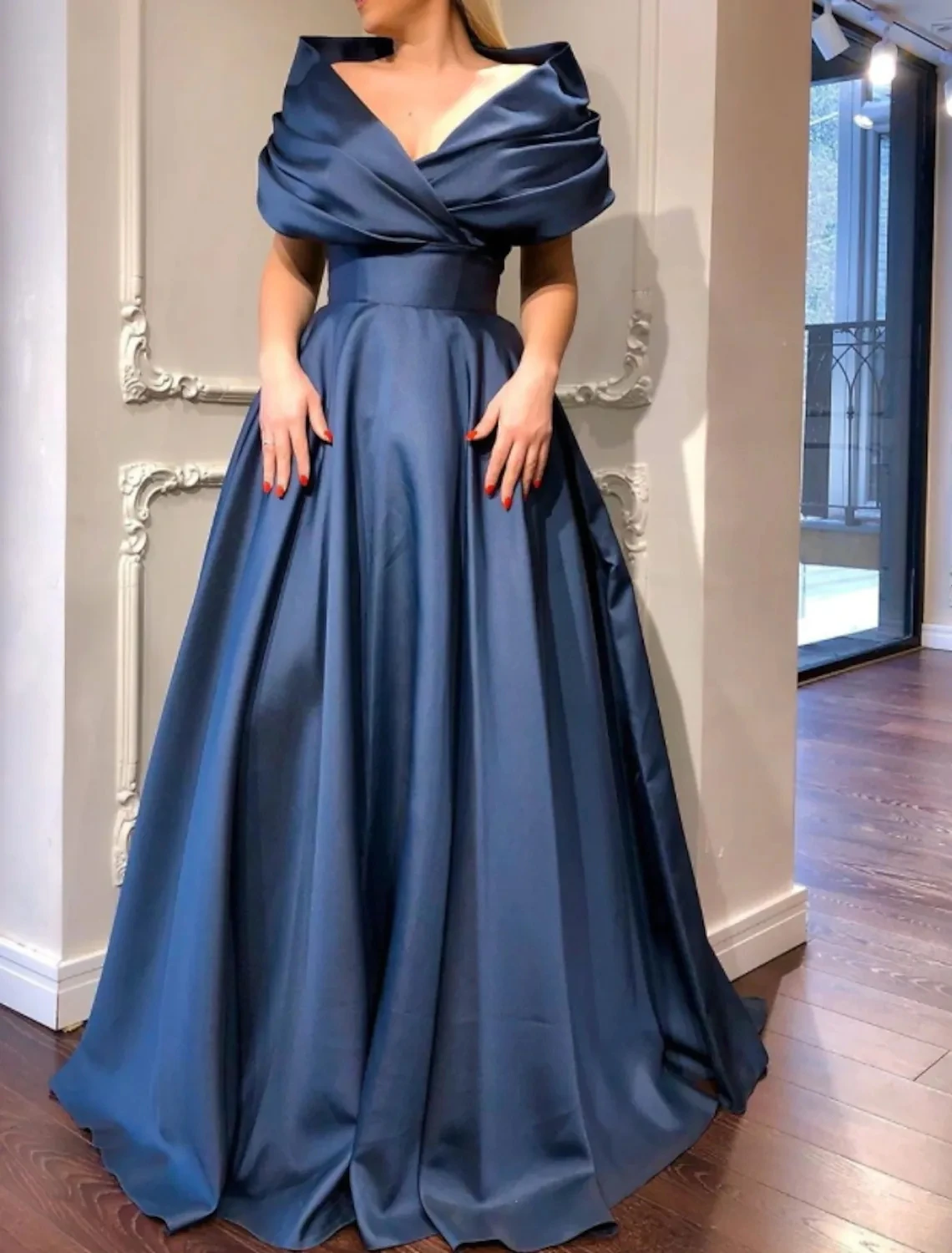 

Vintage Dark Navy Engagement Prom Dresses Saudi Arabia V Neck Short Sleeve Satin Evening Formal Gowns Customed Robes De Soirée