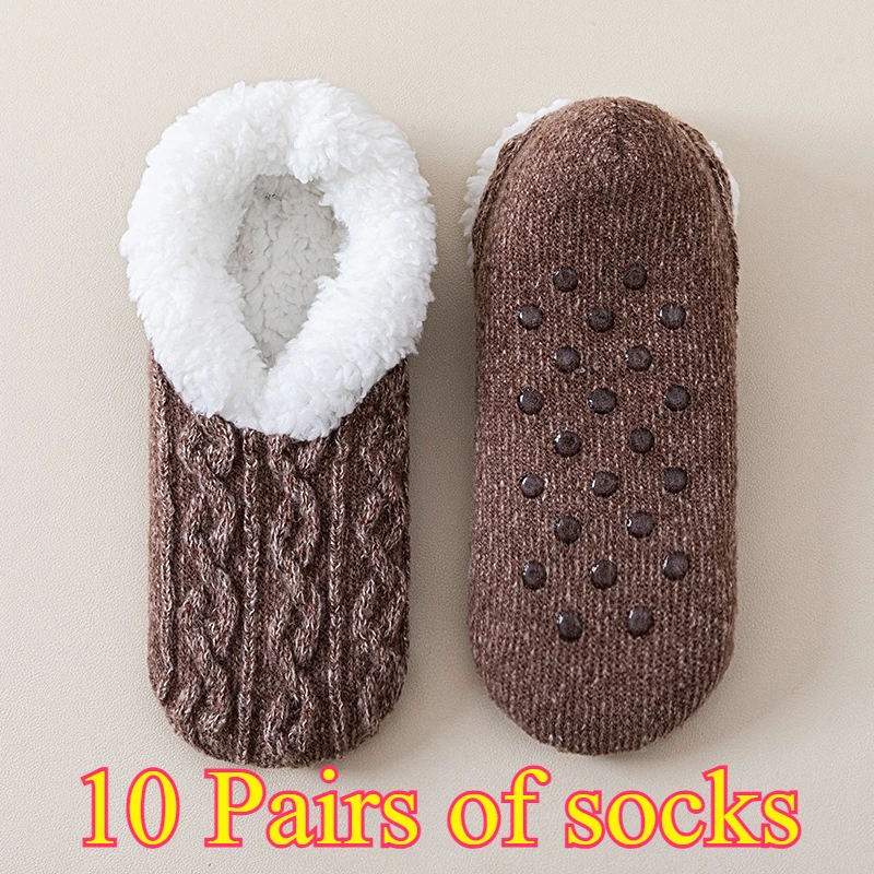 10 Pairs of C socks