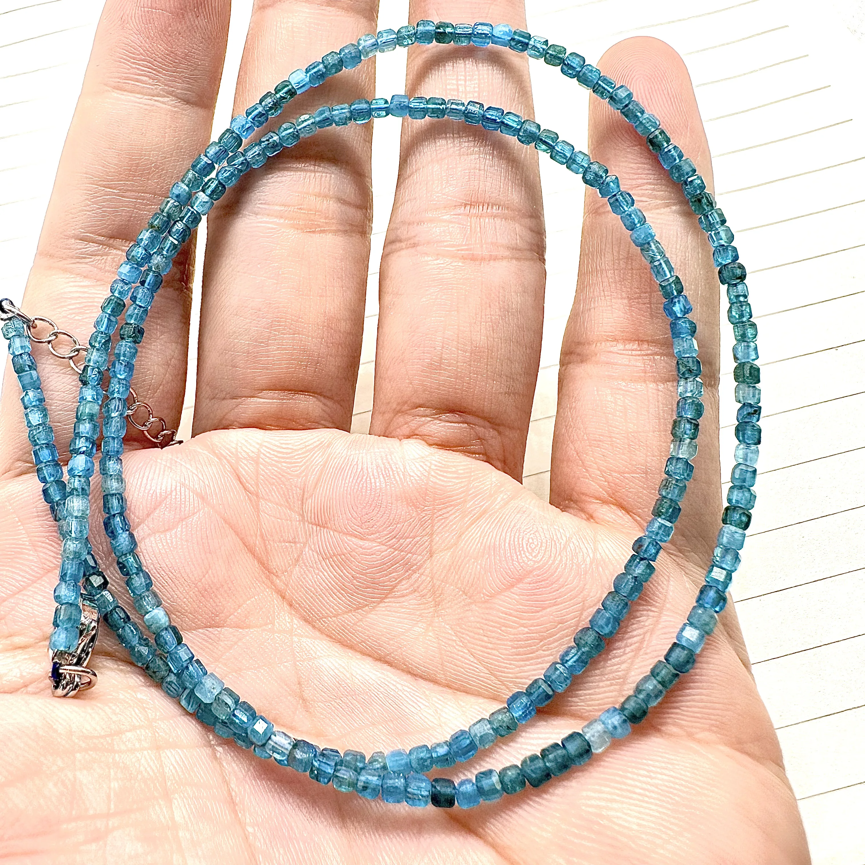 

Blue Apatite Crystal Stone Necklace Beads for Women Crystals Natural Fashion Jewelry as Gifts Small 2mm Faceted Cute Lovely 5pc