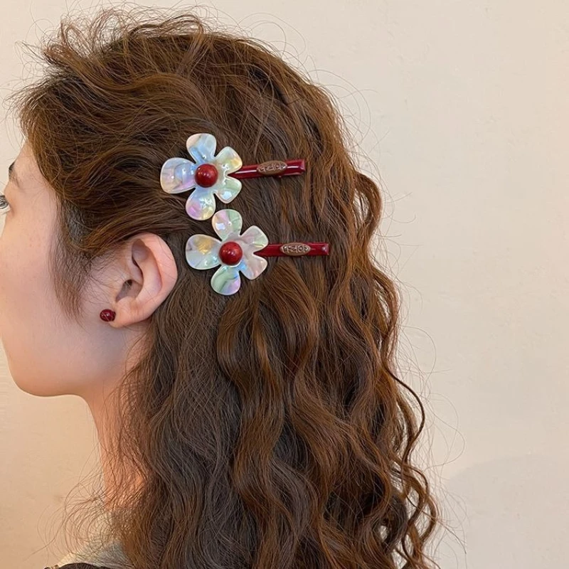 2 Stück koreanische irisierende Acetat-Blumen-Haarspangen – seitliche Haarspangen für Pony – Detail 10