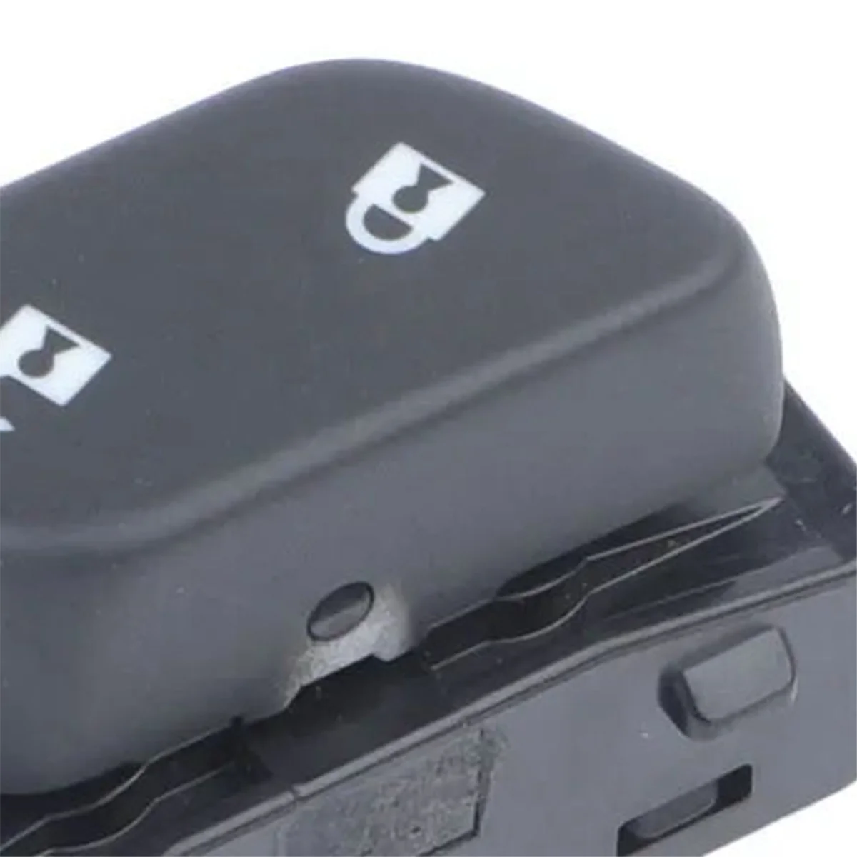 Pair Of Locking Hubs For 1989-1998 Geo Tracker / Suzuki Sidekick / Samurai - Part #11153962, 1 Year Warranty