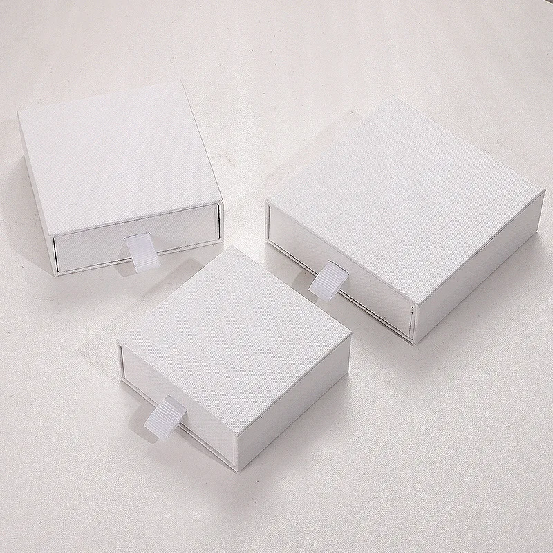 24 Stück Schubladenboxen aus Karton, 9*9*3,2cm, für Halsketten, Ohrringe, Eheringe, Schmuckverpackung, Schwarze Papierbox mit Grauem Schaumstoff, Großpackung – Detail 7