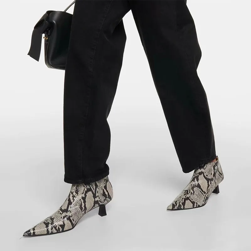 

Arden Furtado 2023 Woman's Autumn Snake pattern Short boots Pointed to Back zipper chunky Ankle boots Middle heel Modern boots