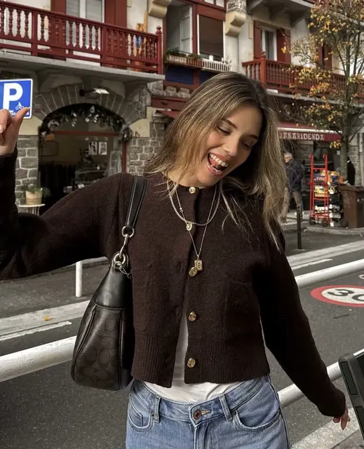 European And American Style Foreign Trade Women's Clothing New 2025 Fashion Gold Button-decorated Knitted Jacket Skirt Suit 4