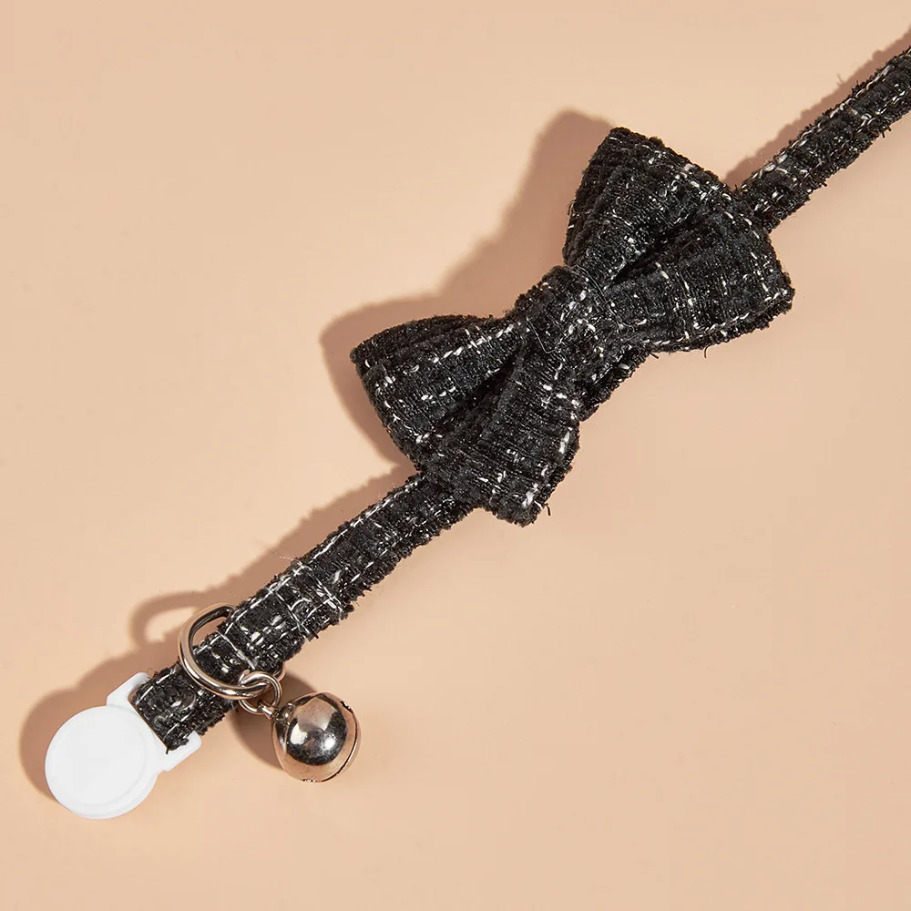 Sucado Katzenhalsbänder mit Sicherheitsverschluss und Niedlicher Schleife und Glocke, Kätzchenhalsband Kariertes Katzenhalsband mit Abnehmbarer Fliege für Katzen und Kätzchen – Detail 15