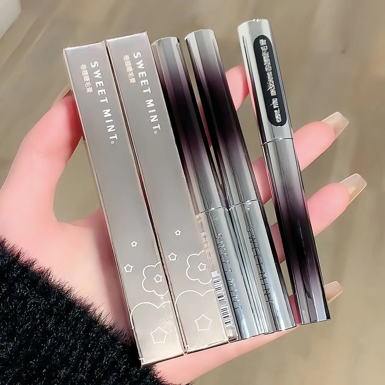 Black Metal Bar Mascara 2