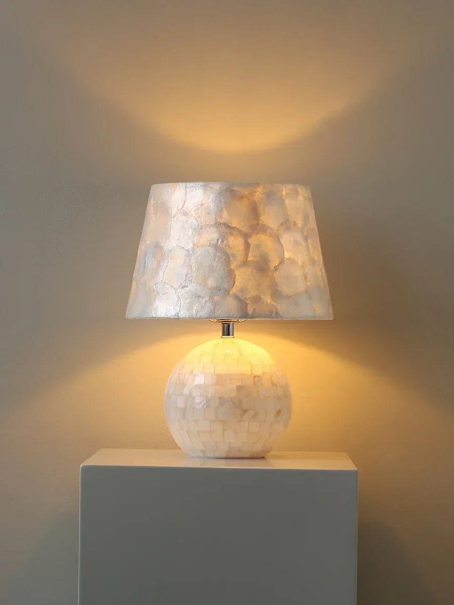 Light luxury American simple living room bedroom bedside hotel wedding model room homestay study natural shell desk lampторшер