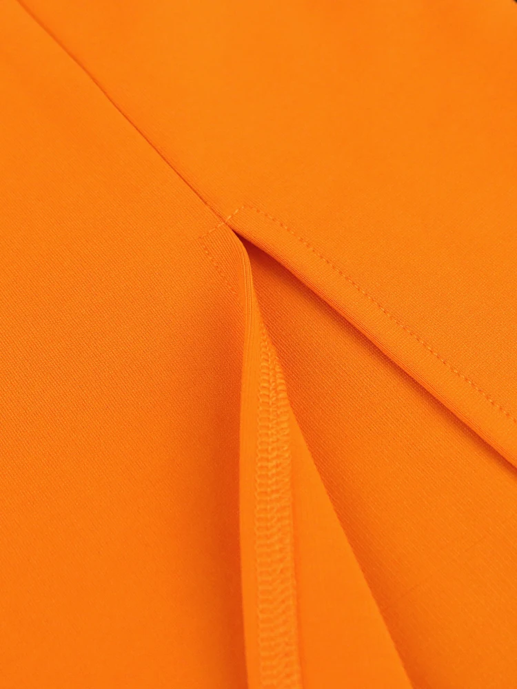 Рисунок 6 - Необычное женское платье с V-образным