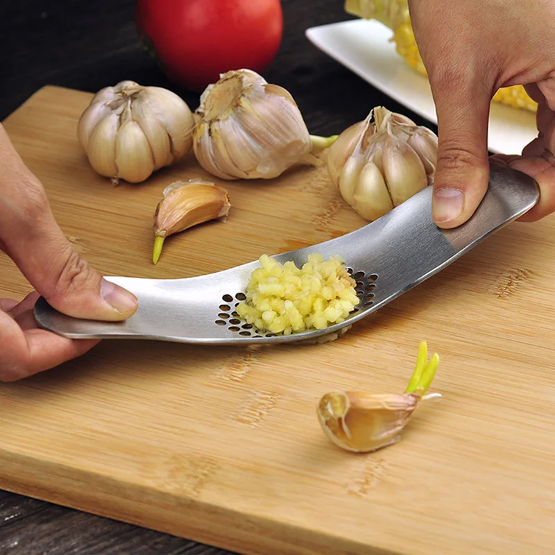 1 boat style garlic masher, manual stainless steel garlic press, garlic grinder, magical kitchen tool, lightweight and fast 1 boat style garlic masher, manual stainless steel garlic press, garlic grinder, magical kitchen tool, lightweight and fast