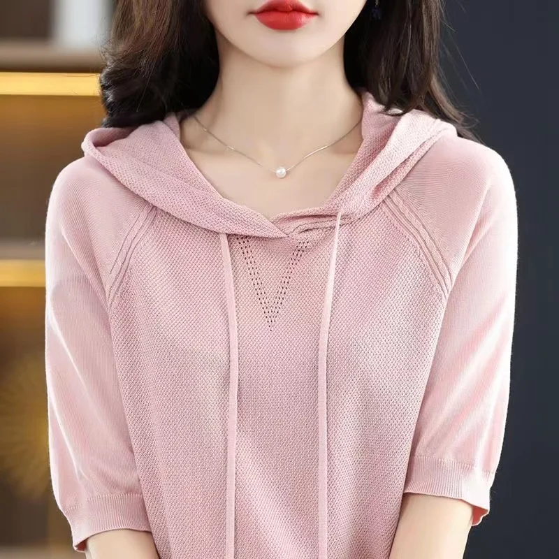 

Женский трикотажный свитер с капюшоном, с коротким рукавом