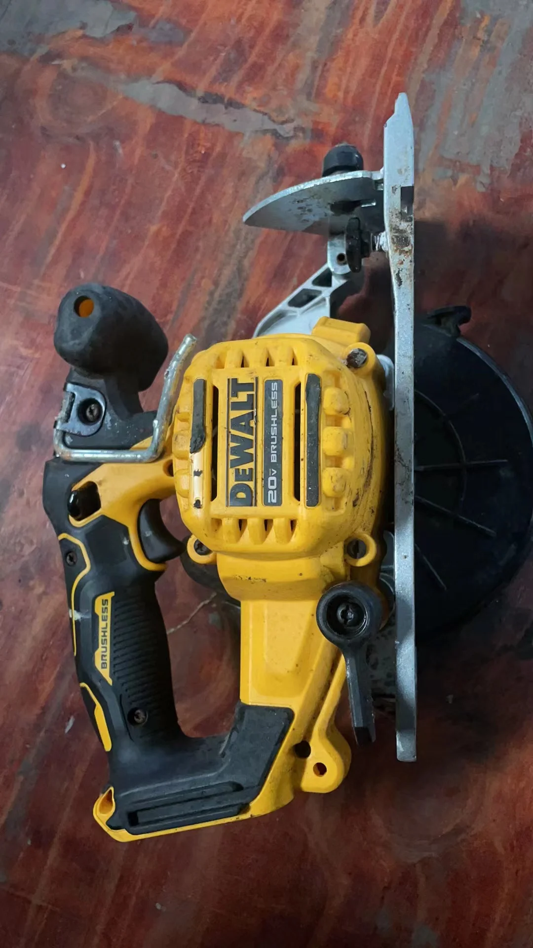 DEWALT DCS565B 20V MAX Cordless Brushless 6-1/2 in. Circular Saw, Tool Only,SECOND  HAND AliExpress