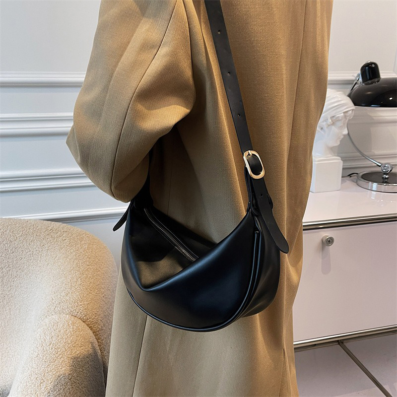 New Crossbody Bag for Women Trendy Dumpling Bag Lightweight Small Crossbody Bag Underarm Bag Casual Single Crossbody Bag