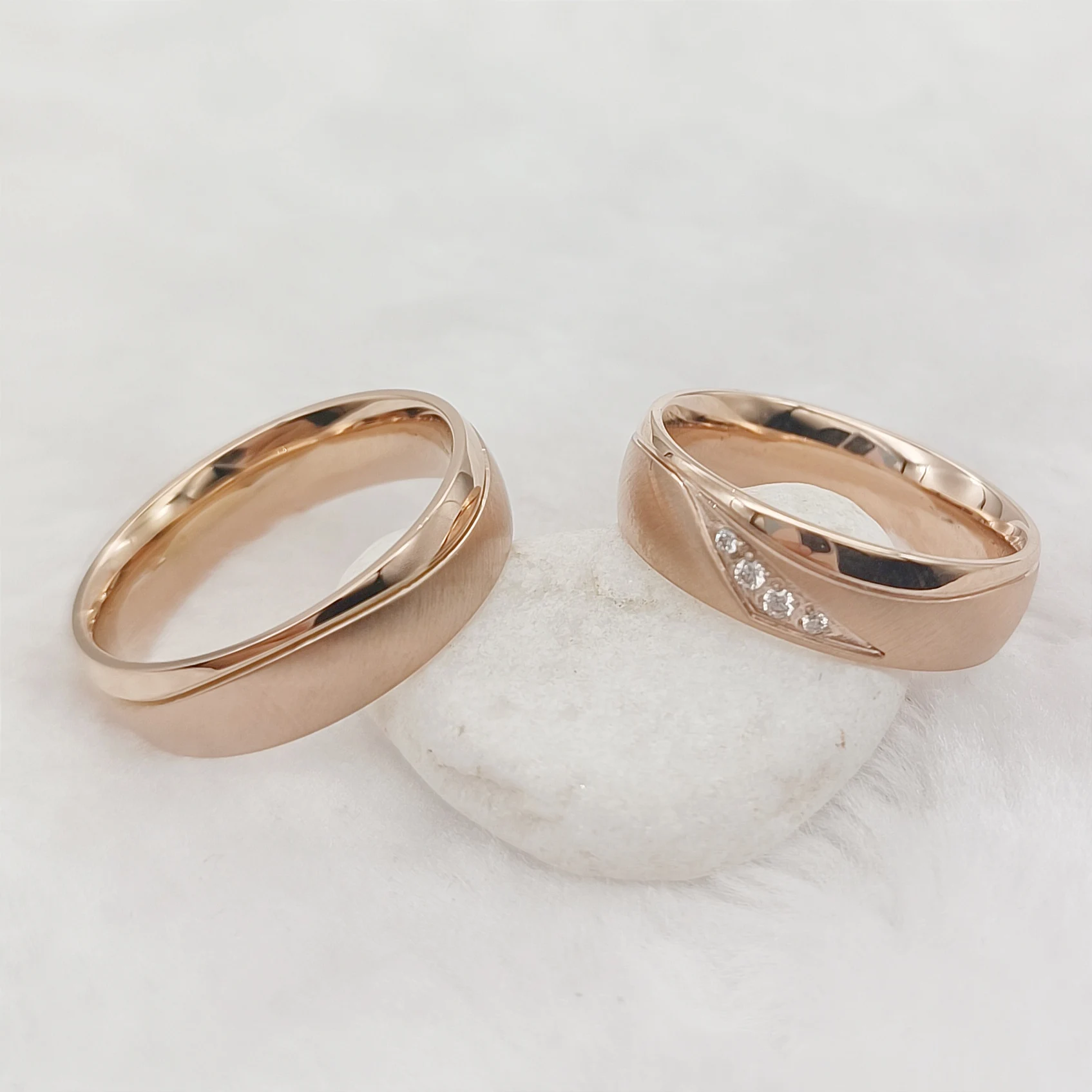 Anillos Boda Modernos 5.5 Mm Anillos De Boda De Carbono, Titanio Y Oro Rosado 123traumringe - Par Con Circonitas, Grabado Incluido, Tamaño P36, En Estuche Anillo Atlante
