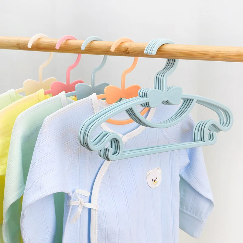 1Pcs Portable Kids Clothes Hanger Plastic Household Baby Coat Rack  Thickened Bow Coat Hanger Clothing Organizer