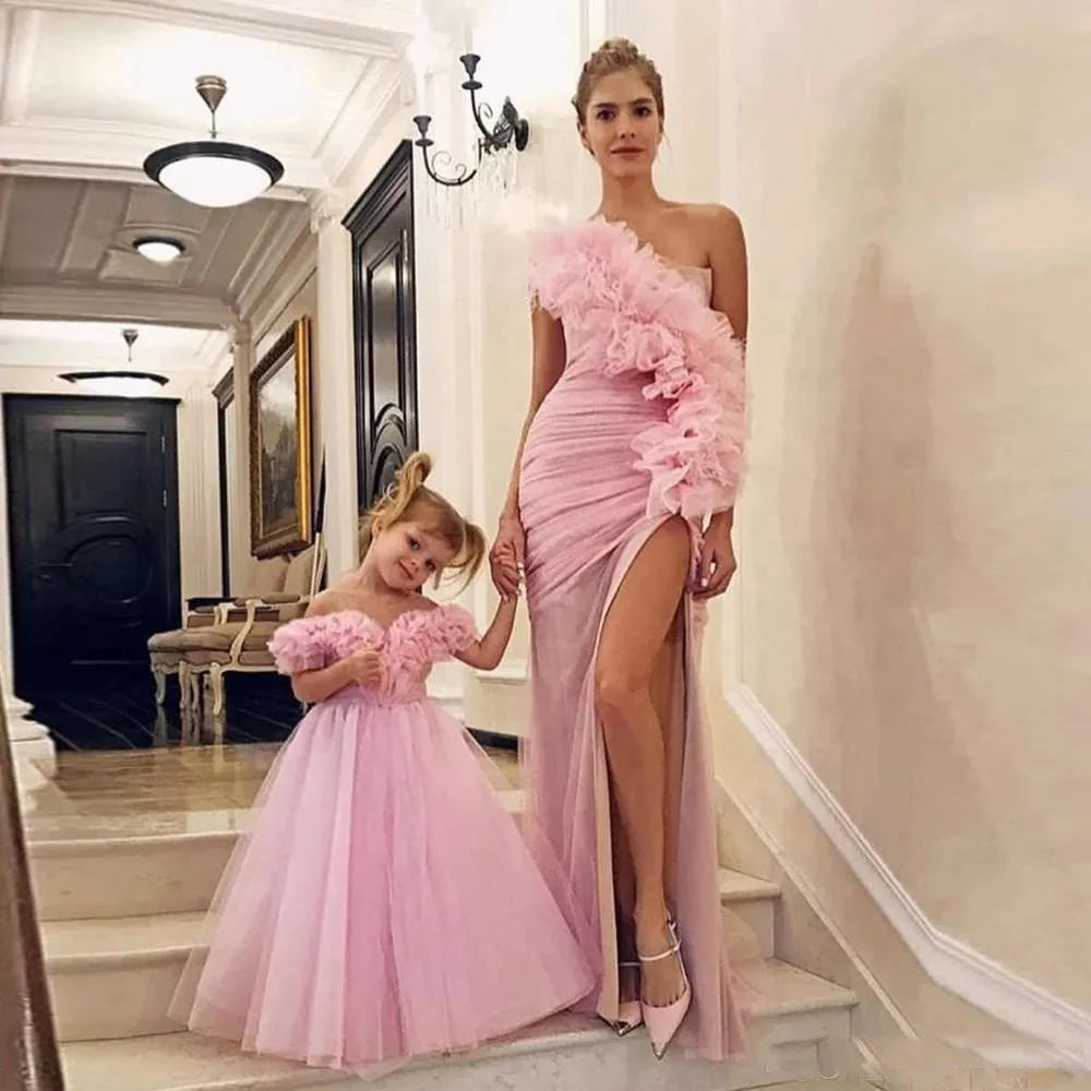 

Meetlove Sweety One Shoulder Pink Prom Dress Mother And Daughter Evening Dresses Tulle Split Party Gowns Sleeveless robe de soir