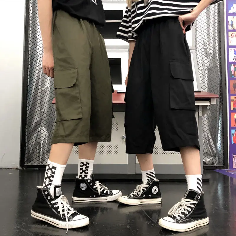 

Men's Summer Shorts Solid Big Pocket Harajuku Hong Kong Style Couple Loose Straight Wide-Leg Pants Overalls Shorts For Men