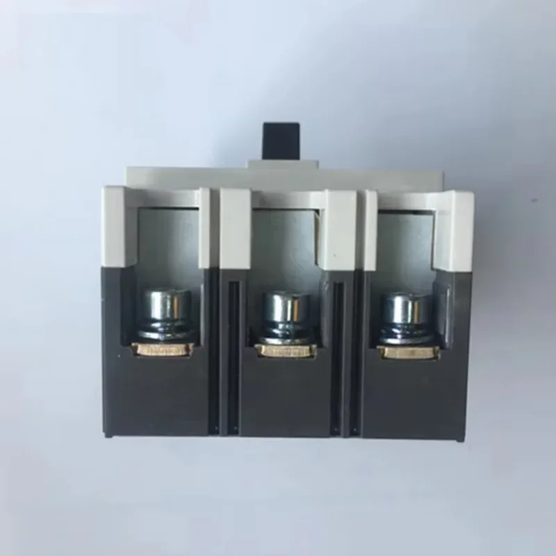 High%20quality%20AC%20250A%20315A%20400A%203%204%20Pole%20MCCB%20Molded%20Case%20Circuit%20Breaker%20-%20Image%205