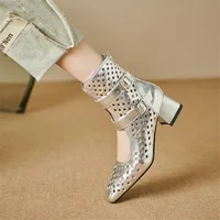 Sandales d'Été à Talons Épais et Carrés pour Femme Chaussures Ajourées à la Mode, Bottes en Maille, Nouvelle Collection 2